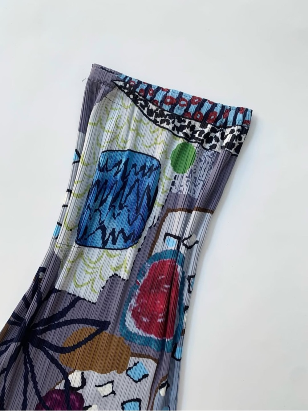 Pleated Abstract Print skirt - Picture 2 of 5